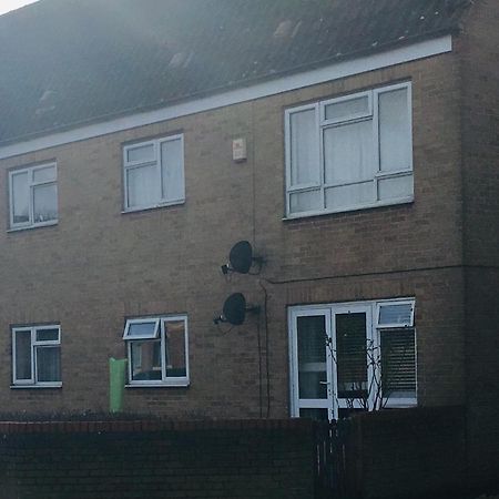 Travelling Stop Apartment Swindon Bagian luar foto