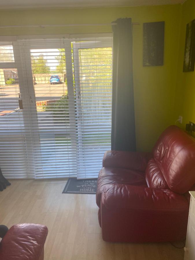 Travelling Stop Apartment Swindon Bagian luar foto