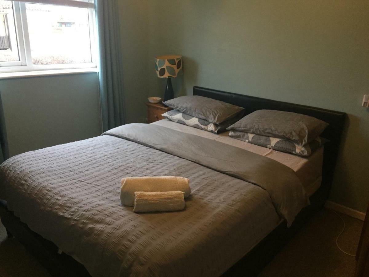 Travelling Stop Apartment Swindon Bagian luar foto