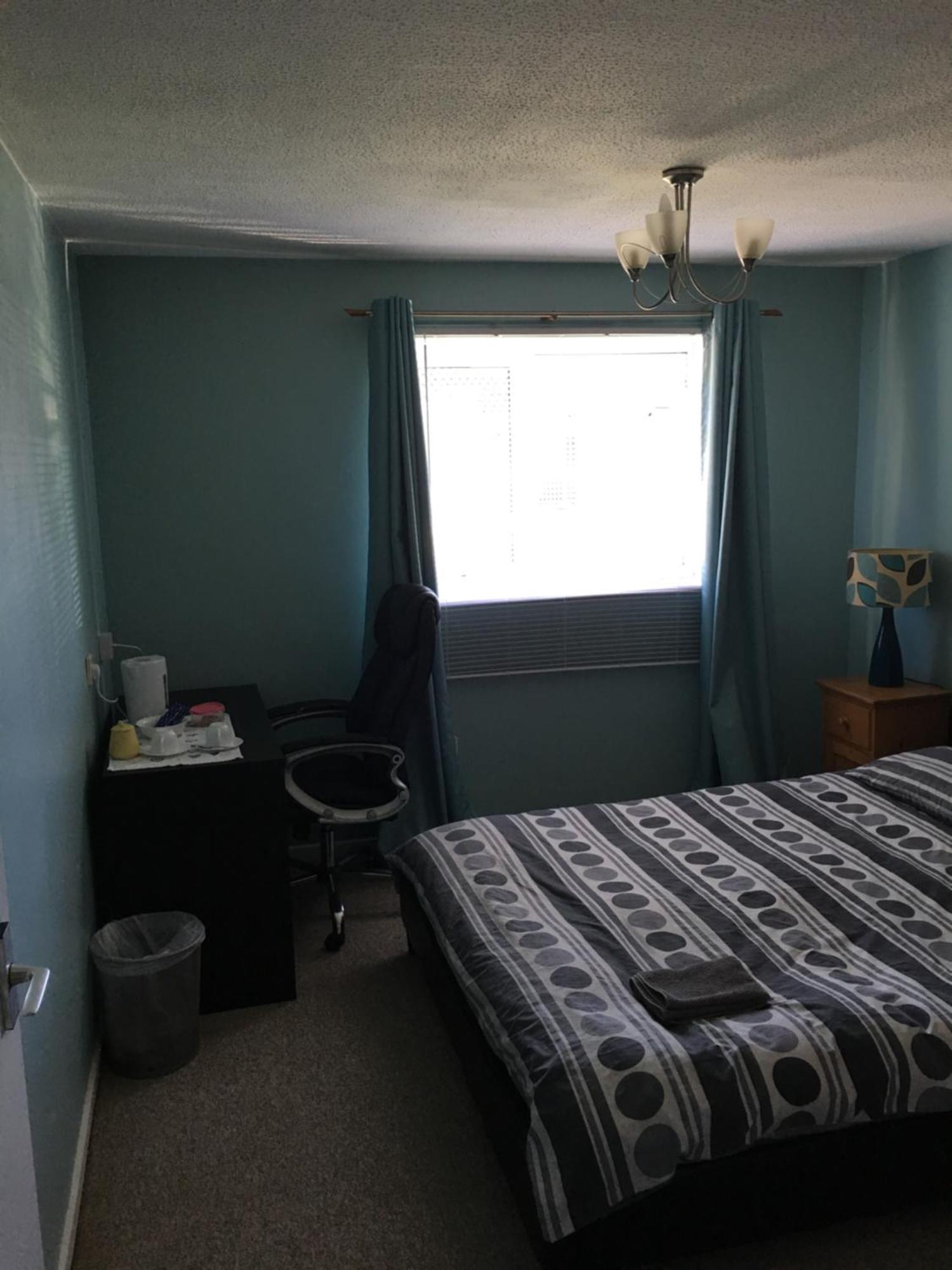 Travelling Stop Apartment Swindon Bagian luar foto